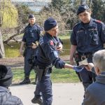 Warum wurde der „freie“ Westen totalitär? Der Osten nicht (Videos)