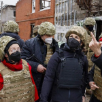 Baerbock in Ukraine mit Gutmenschen