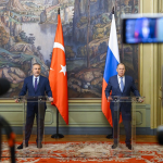 Lawrow auf der Pressekonferenz mit dem türkischen Außenminister
