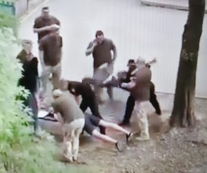 Zwangs-Mobilisierungs-Terror in Ukraine fordert Tote (Video)