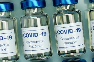 Studie belegt – Infektionen nach Covid-Impfung weit gefährlicher als ohne Impfung