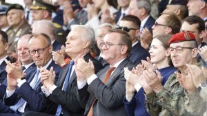 Ungarisch-israelischer Militärexperte: „Deutschland rüstet auf gegen Bürgerkrieg“