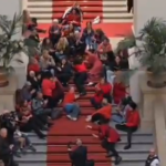 Linksextremisten stürmen Berliner Abgeordnetenhaus Linksextreme im Parlament