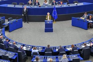Orban an „Verbrecherin“ von der Leyen: „Grüner Wahnsinn, destaröses US-Handelsabkommen, Kriegstreiberin“