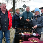 Zwiebeln gegen rechts