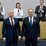 Sergey Lawrow wurde mit dem höchsten Duma-Staatsorden ausgezeichnet – Teil 7 W. W. Wolodin (li) mit Sergey Lawrow (re)