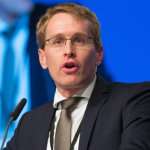 AfD "deutlich größere Gefahr": CDU-Ministerpräsident für Zusammenarbeit mit Linkspartei Daniel Günther