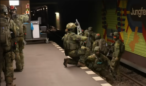 Berlin als Trainingskampf-Schauplatz der Kriegstreiber (VIDEO)