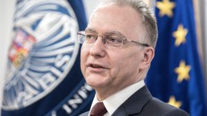 CIA-Orden, Leaks und Wahlmanipulation: Tschechiens Geheimdienstchef muss gehen