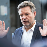 Habeck – Insolvenz war ihm ein Fremdwort nun aber mit Spitzenjob bei Profiteur seines Heizungsgesetzes Habeck Spitzenjob bei Heizungsgesetz-Profiteur 1