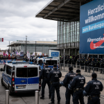 LIVE aus Erfurt: Aufmarsch von Antifa und linken Spinnern parteitag afd 1