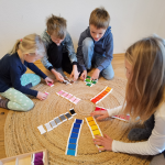 ,,Hilf mir, es selbst zu tun.“ - Pädagogik von Maria Montessori MariaMontessori_Paedagogik_Bild-05
