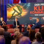 32-33-Podiumsdiskussion-Klimakommunismus-1170x780