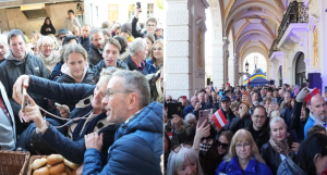 Großer Andrang beim FPÖ-Neutralitätsfest mit Herbert Kickl und begeisterten Besuchern