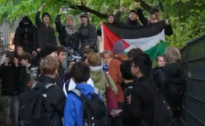 Schulblockaden in Berlin: Linksextreme „importieren“ französische Krawalle